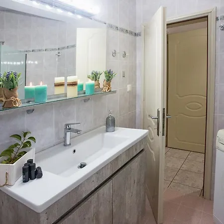 House Ioanna Nyaraló